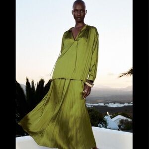 Zara Satin Matching 2 Pc Pleated Boho Peasant Top Maxi Skirt Chartreuse Green 🫒
